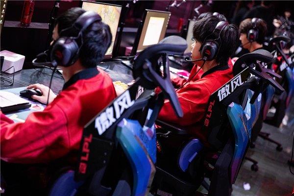 业赛指定用椅 傲风G7凭啥这么火电子pg明星直播同款 英雄联盟职(图4)